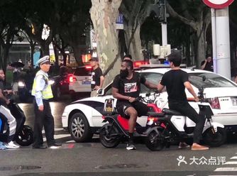 这条路禁止非机动车行驶