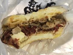 鸭肠牛肉夹馍-清真拉妈卤味(回民街店)