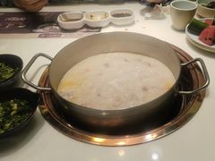 -洪氏嗨捞·猪肚鸡火锅(阳光天地店)