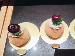 -雍容荟帝王蟹活龙虾展台自助(IFS黑金店)