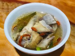 响螺虫草土鸡汤-香港厨房