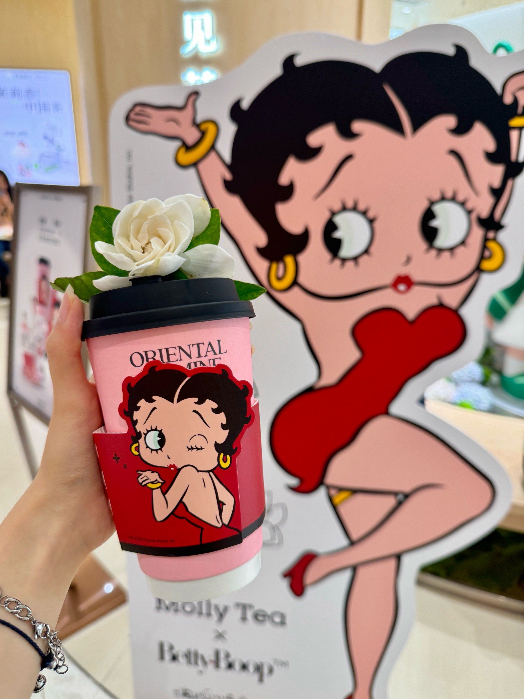 wkwk!在茉莉奶白7015贝蒂联名主题店领到花了