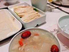 -黄记煌三汁焖锅(新佳丽江汉路店)