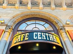 -中央咖啡馆