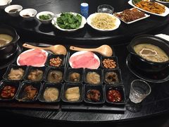 -菌海森林·非遗野生菌火锅(西山区滇池路摩根道店)