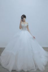 -Lady  Jane高端婚纱礼服馆
