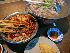 翘脚牛肉中锅-肖四女乐山跷脚牛肉(南汇大学城生活广场店)