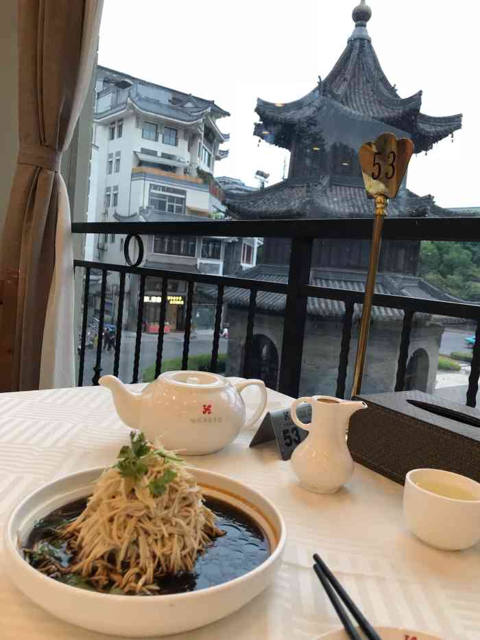 怡园饭店-餐厅"扬州第一餐,期待很高有点失望,三个人我点.