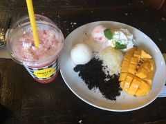 -莓园冰淇淋店