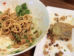 -王拐拐热干面·武汉三鲜豆皮(徐家汇店)