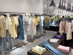 -URBAN REVIVO(七宝领展广场店)