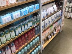 -名创优品(北京新中关购物中心地铁层店)