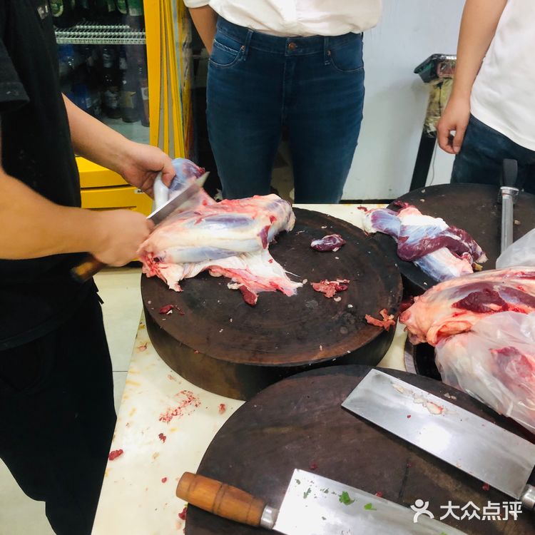 牛骨髓第一次吃很弹牙，第一次吃哈哈～然后我们又点了一盘
