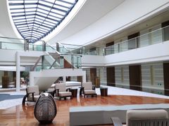 -上海滴水湖皇冠假日酒店