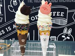 -LINE FRIENDS Garosu-gil Flagship Store