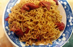 Fatty Intestine Stir-Fried with Instant Noodles