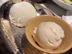 椰香杏子库利慕斯蛋糕-湖滨28中餐厅·西湖宴·杭州君悦酒店