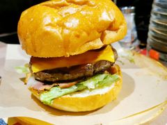 牛肉培根汉堡-遇见西木美式餐厅(体育路店)
