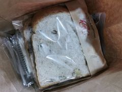 -红宝石·鲜奶小方·海派西点房(莘庄龙之梦店)