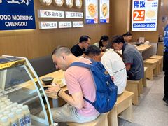 -李与白包子铺(桐梓林店)