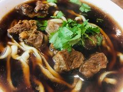 牛肉面-清真吴记门钉肉饼·喜多利