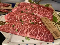 -山川小町·极番烧肉(新地假日广场店)
