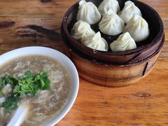 -罗卜李包子羊肉汤