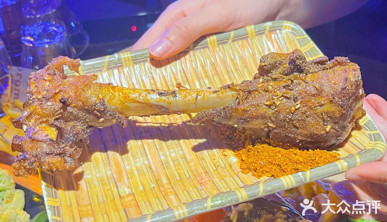 菌菇星人最爱这个烤香菇！这个大骨棒啊