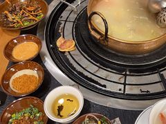 -阿山卓·野生菌火锅·纳西火塘烤肉