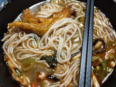 原味螺蛳汤粉-老表记广西宵夜螺蛳鸭脚煲(西大店)