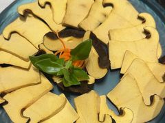 -红鼎豆捞·非遗鲍皇汤火锅(宝丰路店)