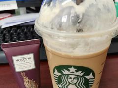 太妃榛果风味糖脆拿铁-星巴克臻选(外滩中心店)