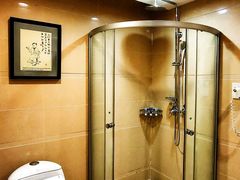 -江门新会碧桂园凤悦凤凰酒店(万达广场店)