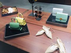-URBAN REVIVO(七宝领展广场店)