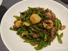 辣椒炒肉炒鲍鱼-海鲜e族(马王堆店)