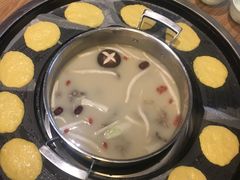 -三人行骨头王火锅(长寿店)