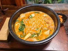 -银米·云南传统过桥米线(双廊黑金冠店)