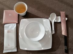 餐具摆设-荣里烤鸭