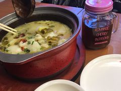 -周鱼小馆石锅酸菜鱼(活力汇店)