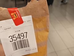 -麦当劳(上海虹桥站30B检票口楼上)