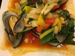 -J Daeng Seafood