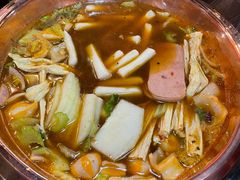 -虾弄弄海派小龙虾·牛羊蝎子火锅