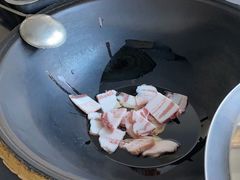 五花肉垫底-木火铁锅炖活鱼(赤城分店)