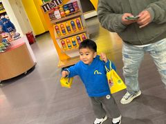 -m豆巧克力世界(上海世茂广场店)