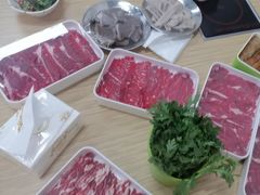 -杨老板·海鲜集市火锅·鲜切牛肉(中防万宝店)