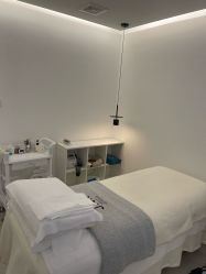 -JNK皮肤管理中心