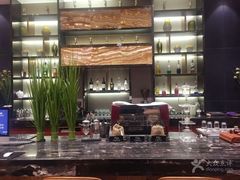 -武汉光谷广场杨家湾地铁站怡程酒店
