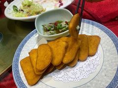 炸窝头配臭豆腐-万柳阁小馆·花园餐厅(龙潭湖店)