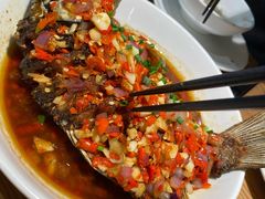 香煎鲫鱼-费大厨辣椒炒肉(万家丽一店)