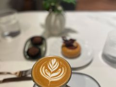 -潮一不贰·法式甜品·生日蛋糕·西式简餐(外滩店)